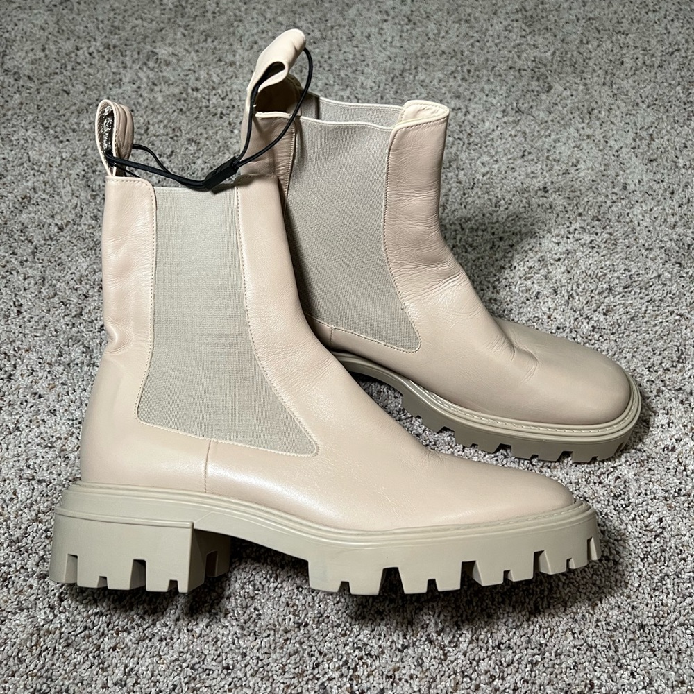 BRAND NEW Zara nude ankle boots woman’s size 9